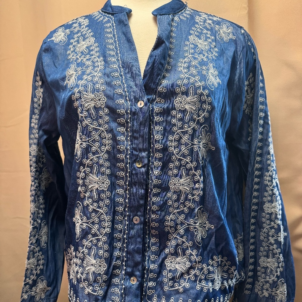 LIV Los Angeles embroidered, lightweight jacket/shirt, size M